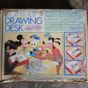 VINTAGE, Eldon World of Disney Light Up Drawing Desk 1970's